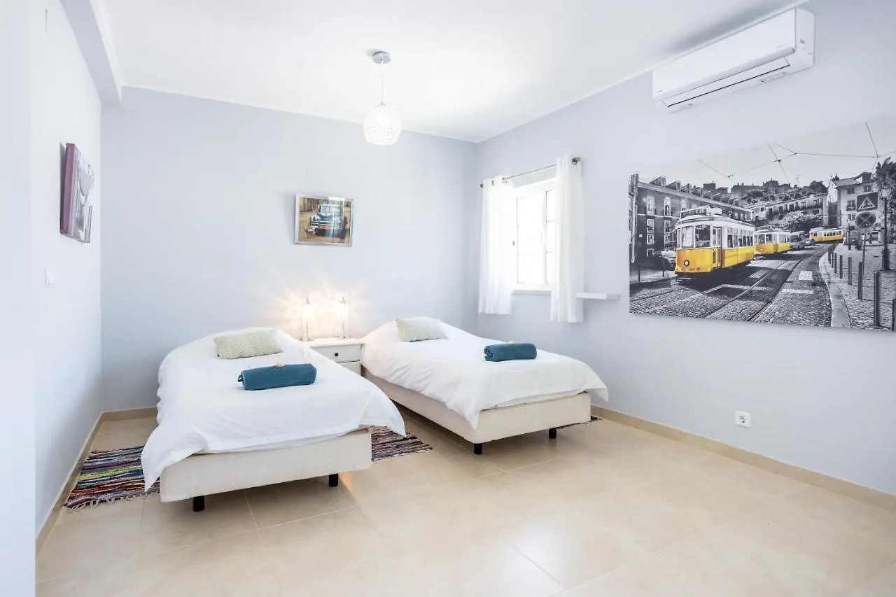 Newly Renovated 2 Bedroom Townhouse - Close To Salema Beach 0*,
