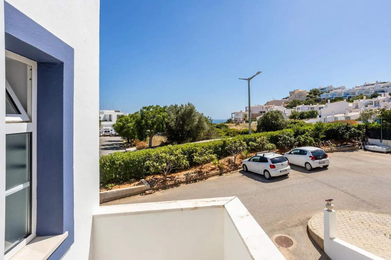 Newly Renovated 2 Bedroom Townhouse - Close To Salema Beach Holiday home