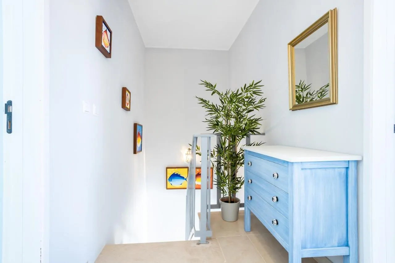 Newly Renovated 2 Bedroom Townhouse - Close To Salema Beach 0*,